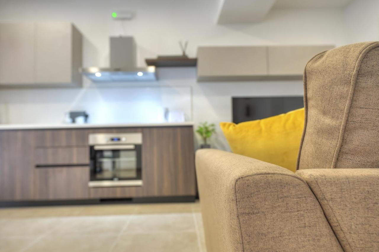Brand New And Tastefully Furnished 2 Bedroom Ddif1-2 Apartamento *